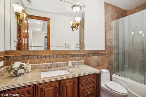 3832 West Chase Avenue Lincolnwood IL 60712