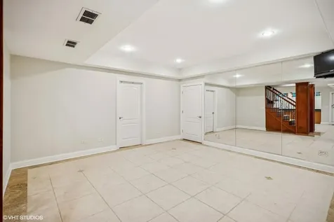 3832 West Chase Avenue Lincolnwood IL 60712