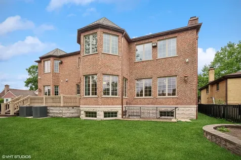 3832 West Chase Avenue Lincolnwood IL 60712