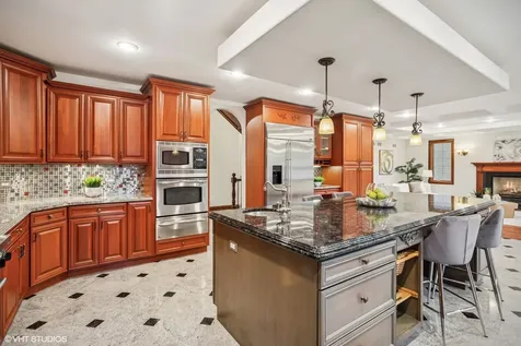 3832 West Chase Avenue Lincolnwood IL 60712