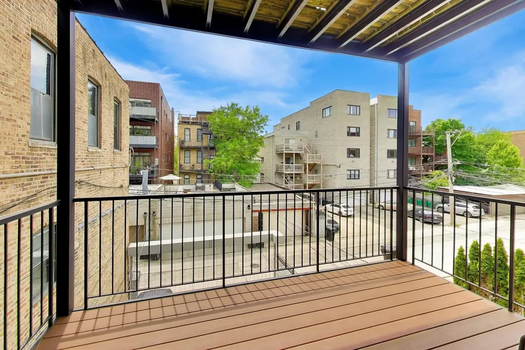 1523 West Thomas Street Chicago IL 60642