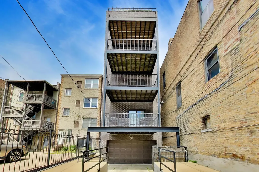 1523 West Thomas Street Chicago IL 60642