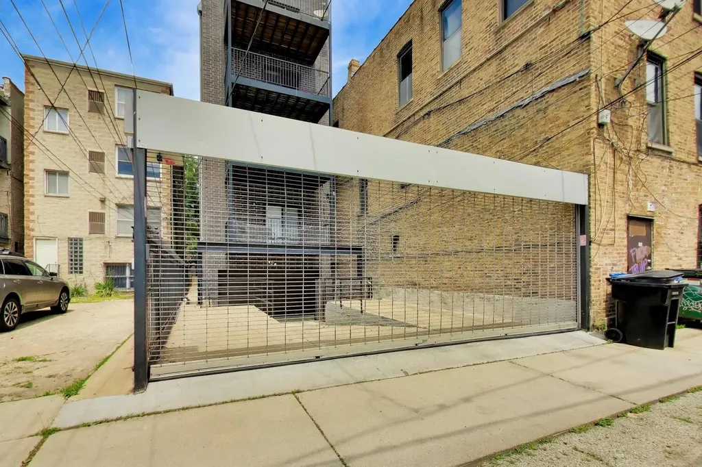 1523 West Thomas Street Chicago IL 60642