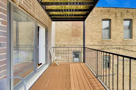 1523 West Thomas Street Chicago IL 60642