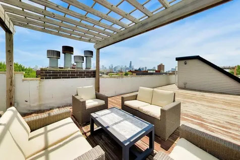 1523 West Thomas Street Chicago IL 60642