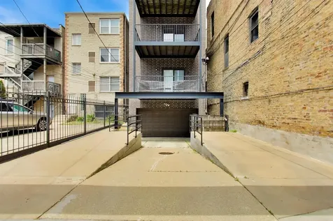 1523 West Thomas Street Chicago IL 60642