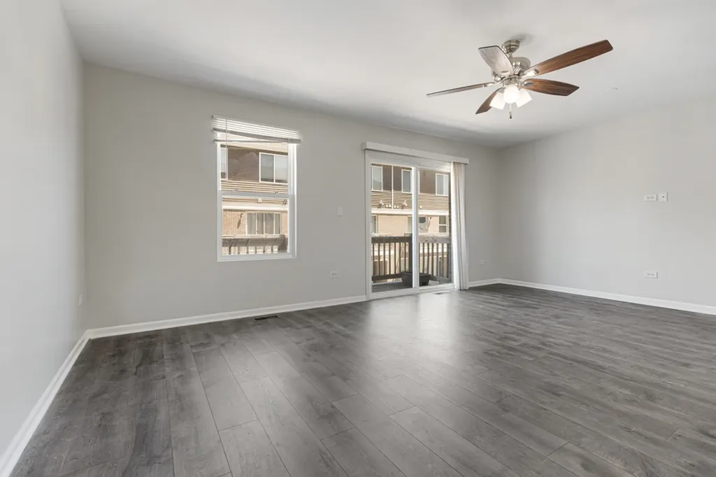 911 Charlton Lane Naperville IL 60563
