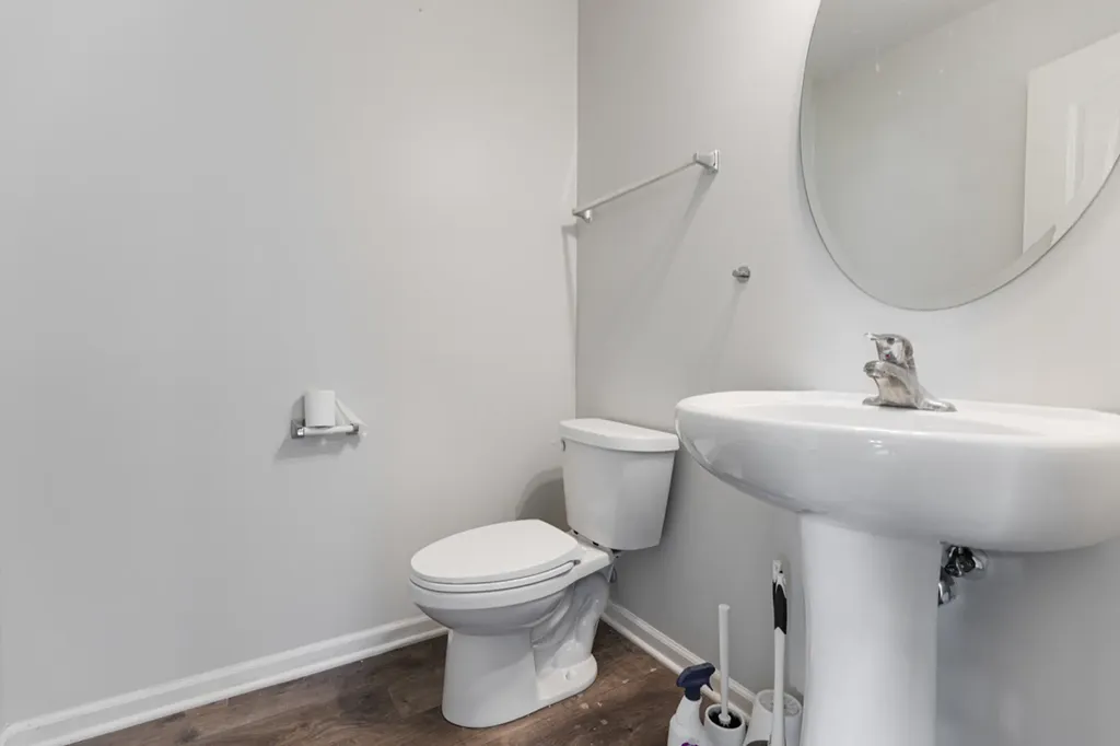 911 Charlton Lane Naperville IL 60563