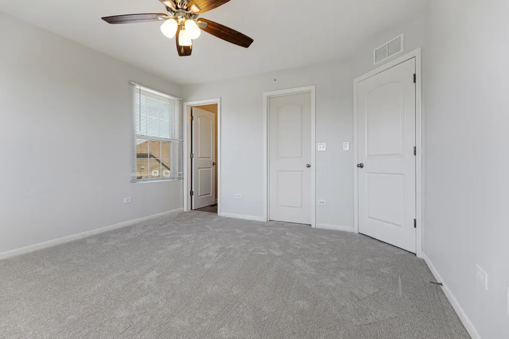 911 Charlton Lane Naperville IL 60563