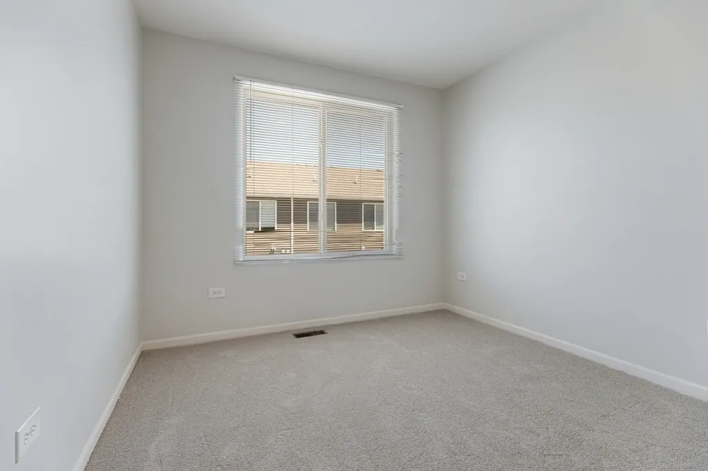 911 Charlton Lane Naperville IL 60563