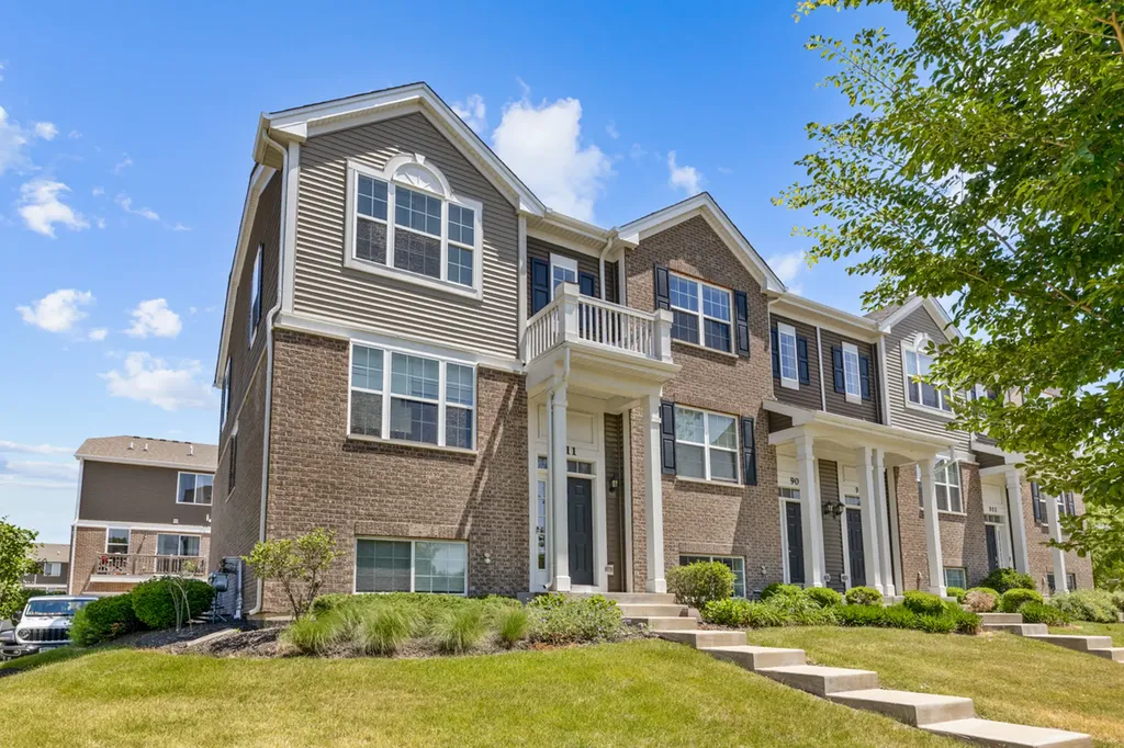 911 Charlton Lane Naperville IL 60563