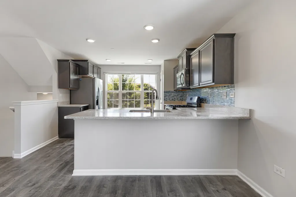 911 Charlton Lane Naperville IL 60563