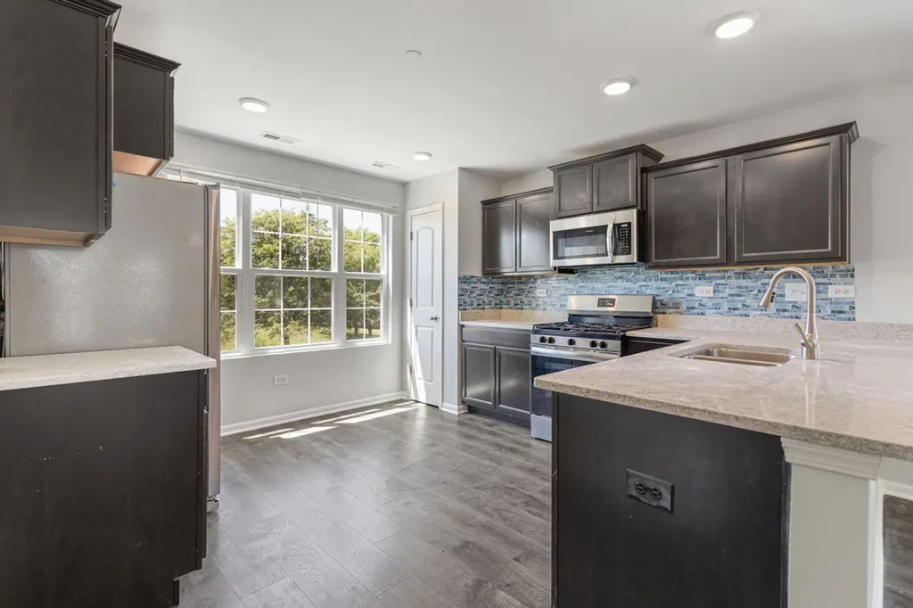 911 Charlton Lane Naperville IL 60563