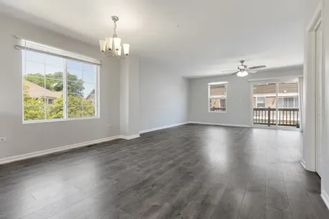 911 Charlton Lane Naperville IL 60563