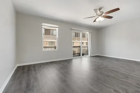 911 Charlton Lane Naperville IL 60563
