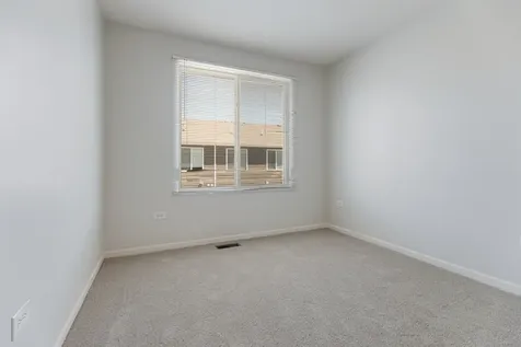 911 Charlton Lane Naperville IL 60563