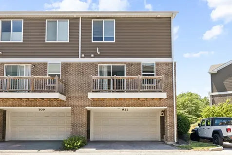 911 Charlton Lane Naperville IL 60563