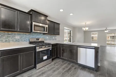 911 Charlton Lane Naperville IL 60563
