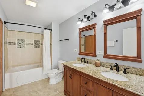 2436 Geneva Lane Montgomery IL 60538