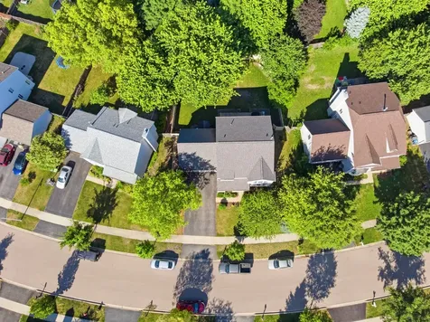 2436 Geneva Lane Montgomery IL 60538