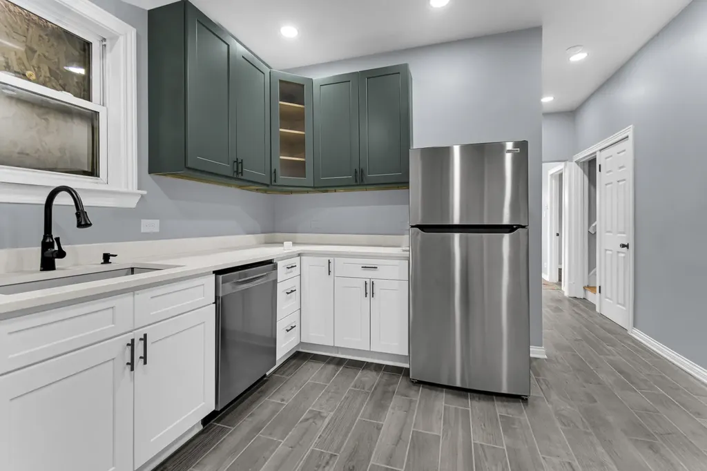 8633 South Union Avenue Chicago IL 60620