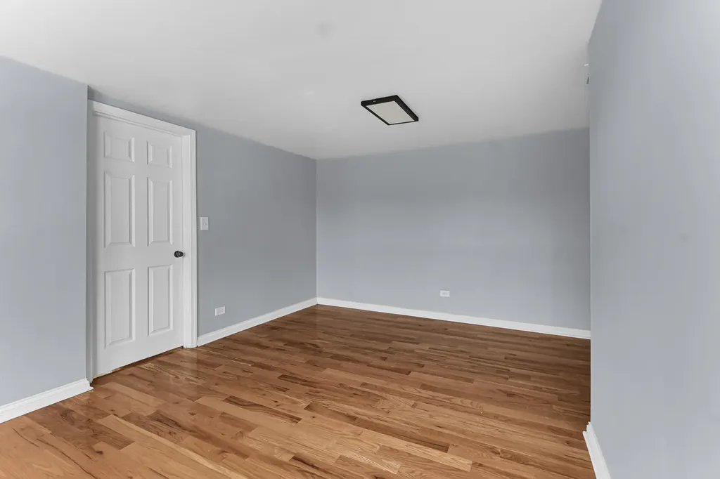 8633 South Union Avenue Chicago IL 60620