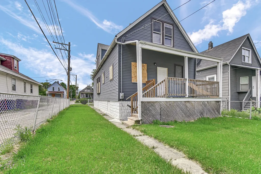 8633 South Union Avenue Chicago IL 60620