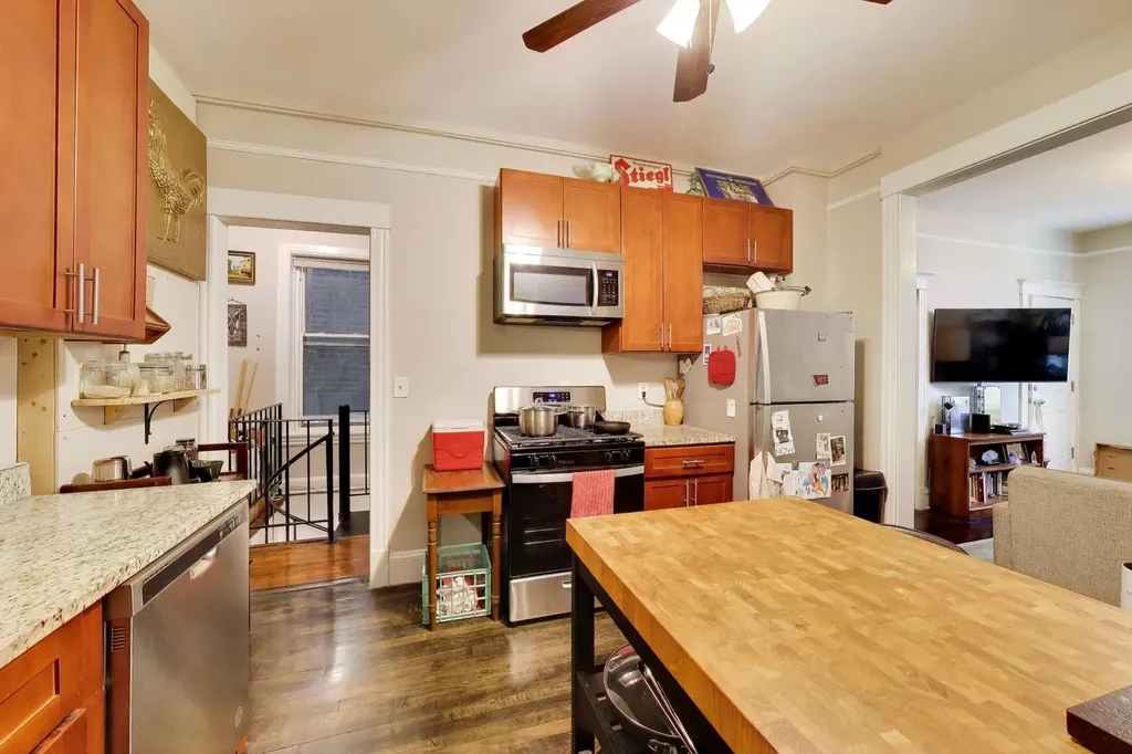 2245 West Shakespeare Avenue Chicago IL 60647
