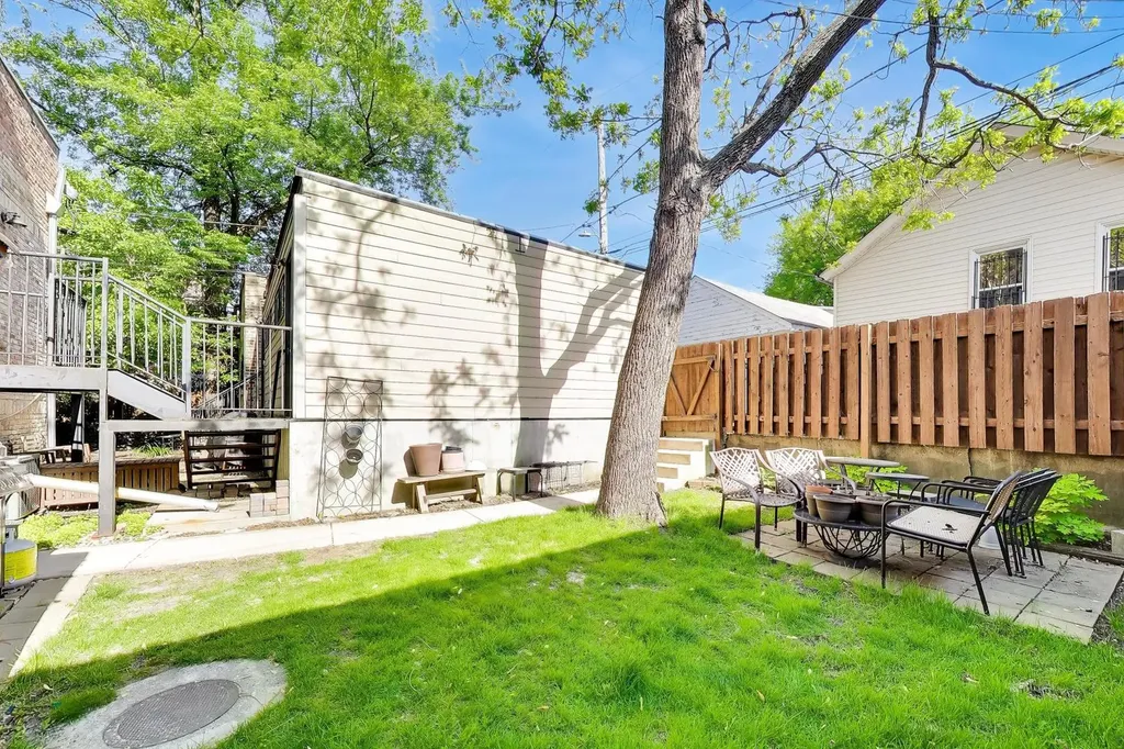 2245 West Shakespeare Avenue Chicago IL 60647