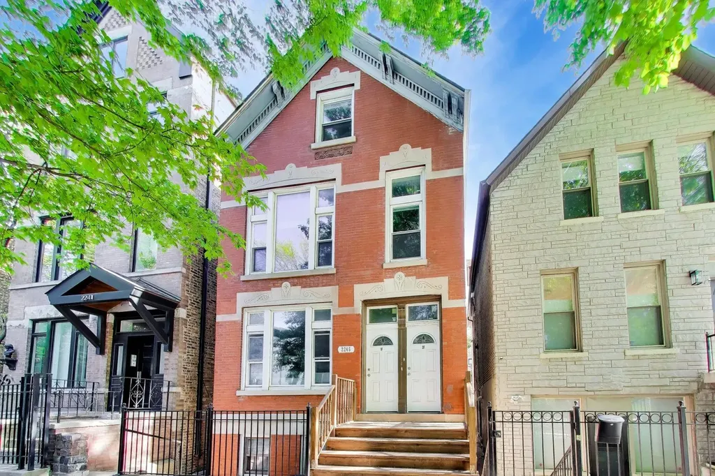 2245 West Shakespeare Avenue Chicago IL 60647