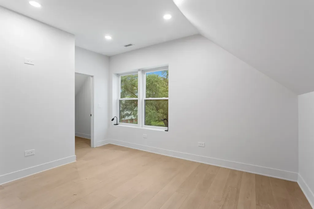7616 South Langley Avenue Chicago IL 60619