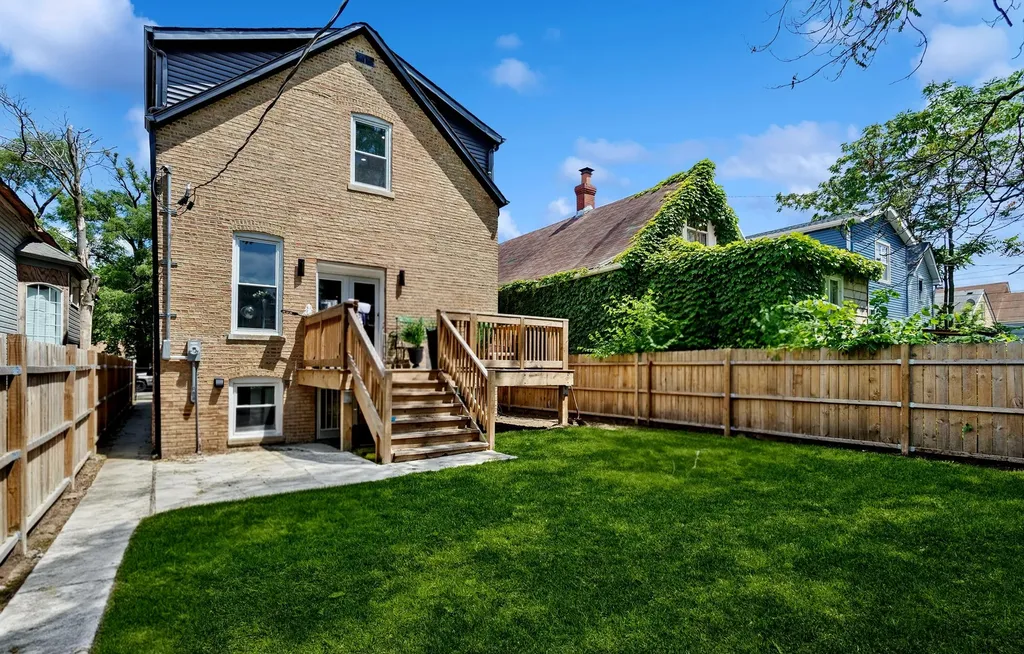 7616 South Langley Avenue Chicago IL 60619