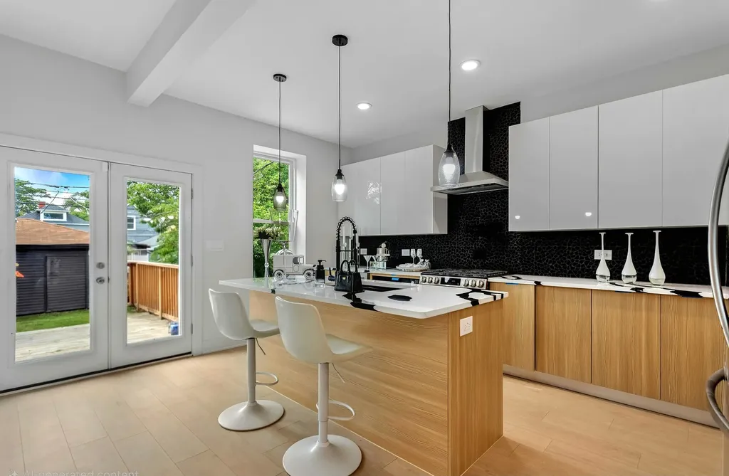 7616 South Langley Avenue Chicago IL 60619