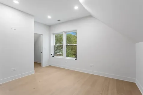 7616 South Langley Avenue Chicago IL 60619