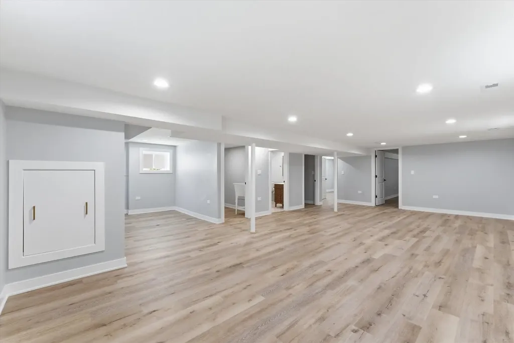 7939 South Saint Louis Avenue Chicago IL 60652
