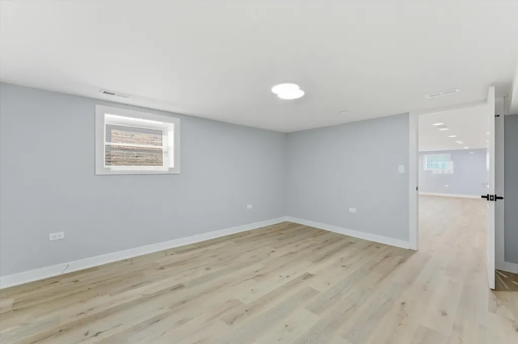 7939 South Saint Louis Avenue Chicago IL 60652