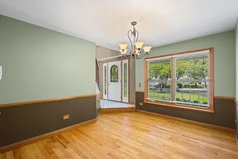 129 Knobb Hill Lane Gurnee IL 60031