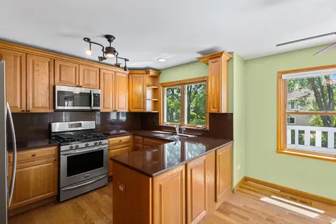 129 Knobb Hill Lane Gurnee IL 60031