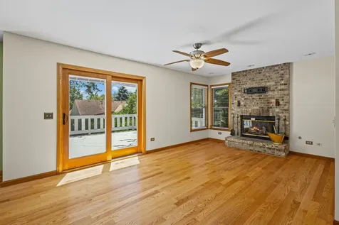 129 Knobb Hill Lane Gurnee IL 60031