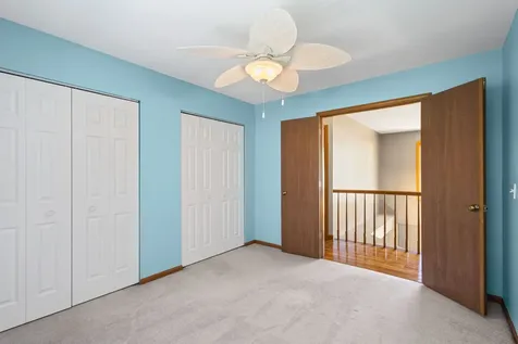 129 Knobb Hill Lane Gurnee IL 60031