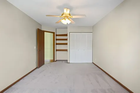 129 Knobb Hill Lane Gurnee IL 60031