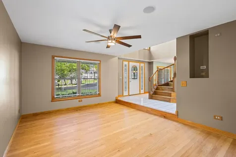 129 Knobb Hill Lane Gurnee IL 60031