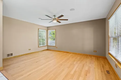 129 Knobb Hill Lane Gurnee IL 60031