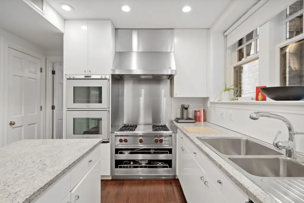 219 East Lake Shore Drive Chicago IL 60611