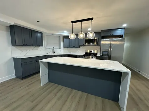 4338 North Clarendon Avenue Chicago IL 60613