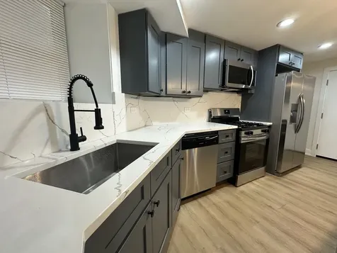 4338 North Clarendon Avenue Chicago IL 60613