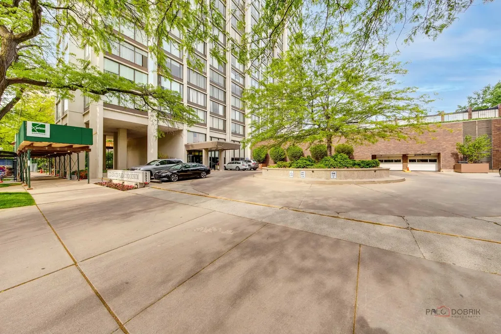 5455 North Sheridan Road Chicago IL 60640