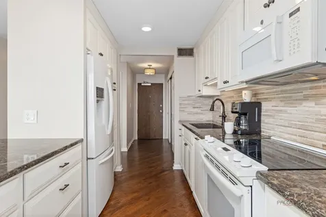 5455 North Sheridan Road Chicago IL 60640