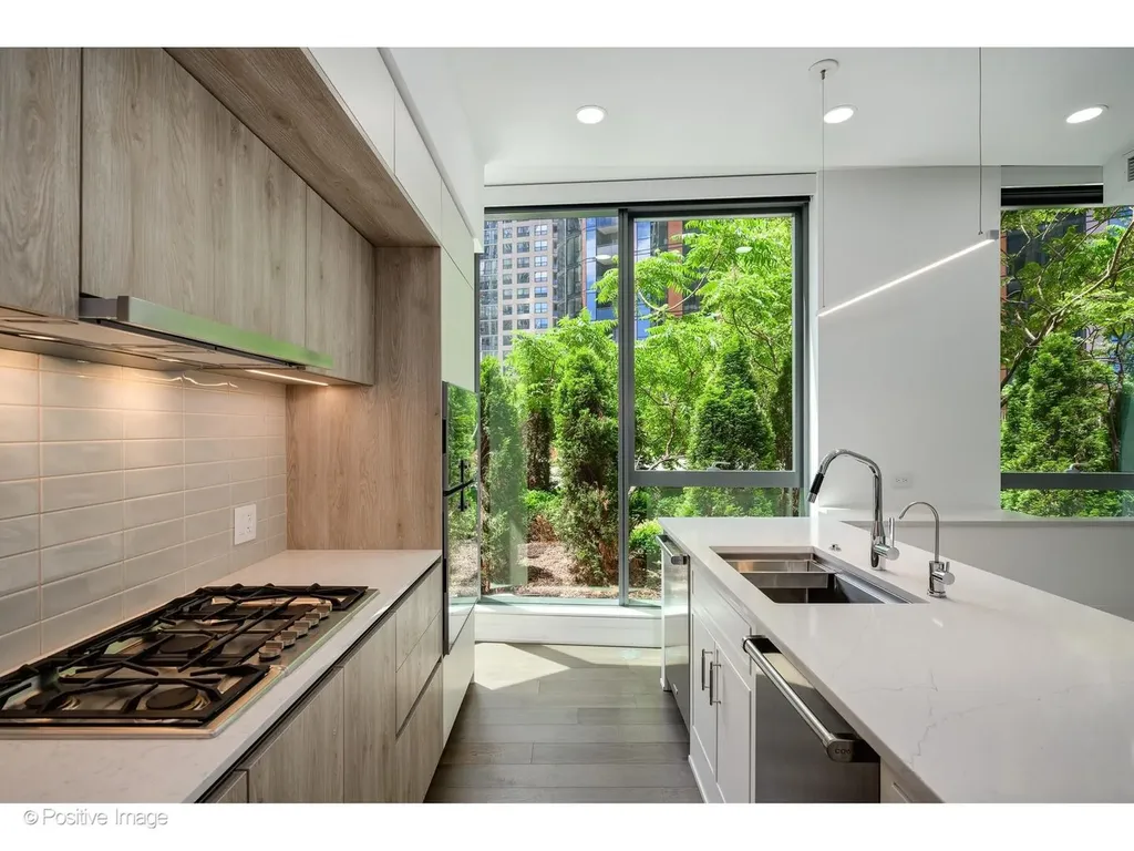 211 North Harbor Drive Chicago IL 60601