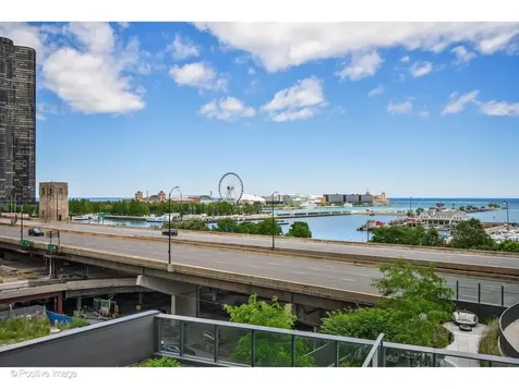 211 North Harbor Drive Chicago IL 60601